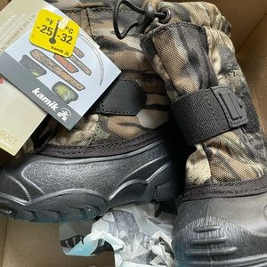 Kamik snow boots Tickle/toddler sz 5